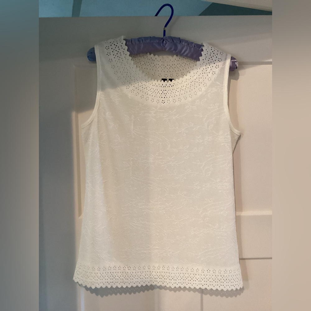Beautiful White Tank - Picture 1 of 5